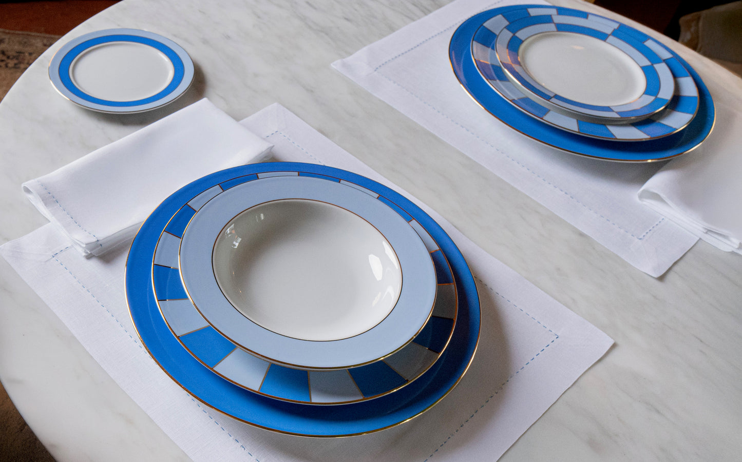 5-Piece KINGSWAY Blue Porcelain Dining Set